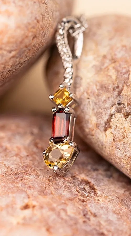 seraphine garnet and diamond necklace pendant